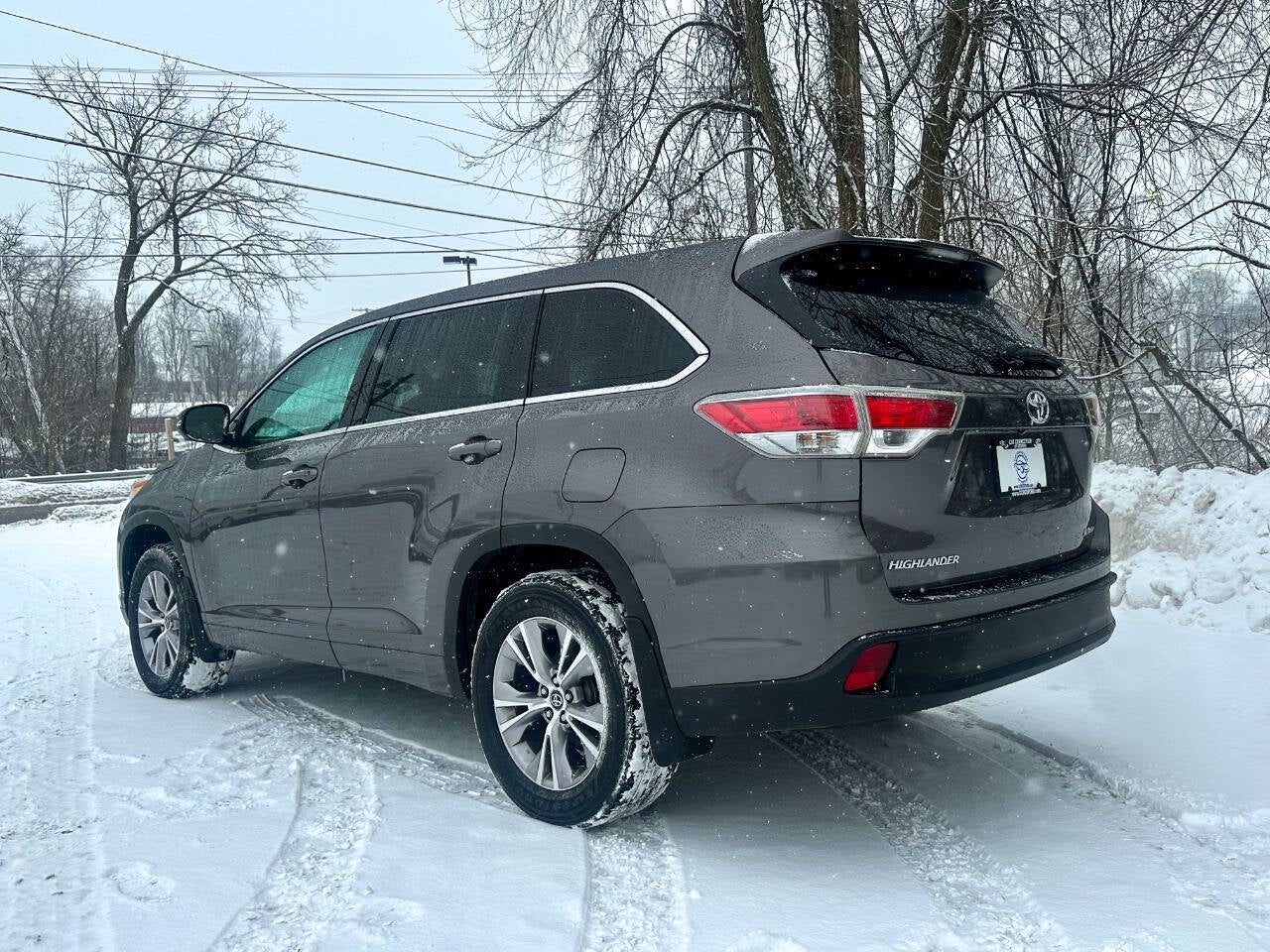 2016 Toyota Highlander LE Plus AWD 4dr SUV