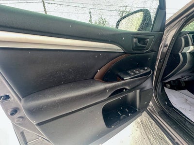 2016 Toyota Highlander LE Plus AWD 4dr SUV