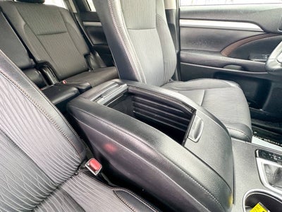 2016 Toyota Highlander LE Plus AWD 4dr SUV