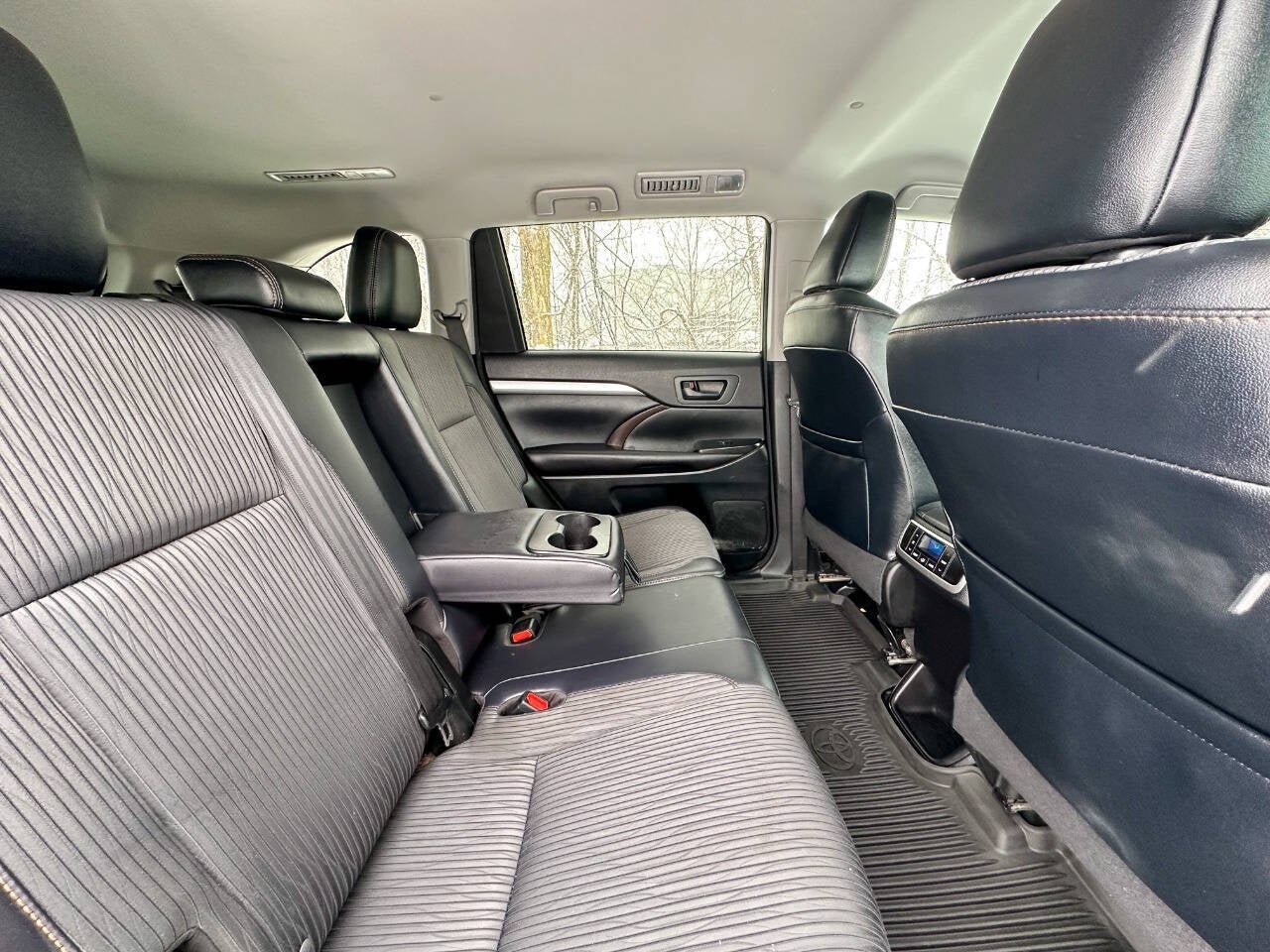 2016 Toyota Highlander LE Plus AWD 4dr SUV