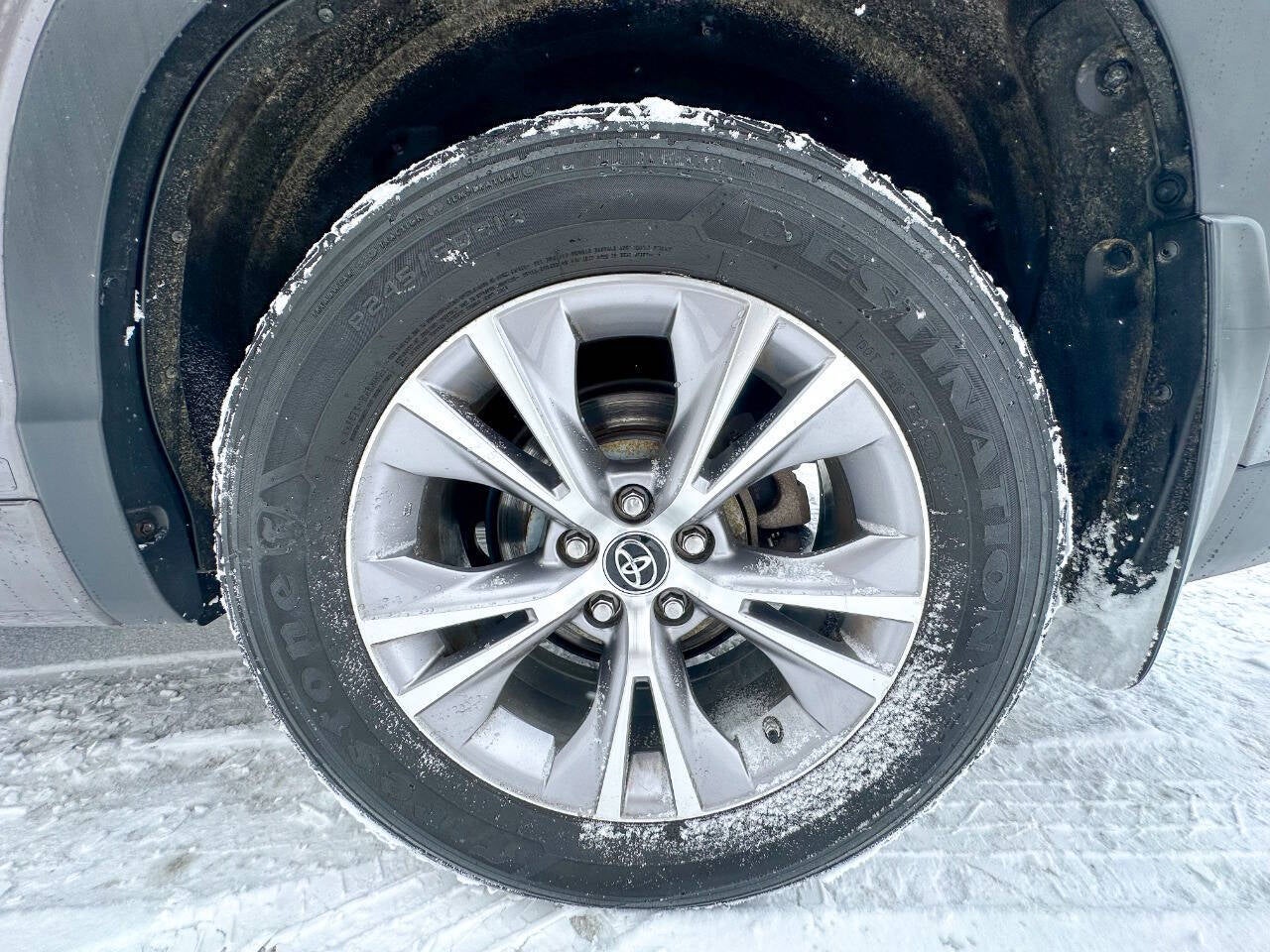 2016 Toyota Highlander LE Plus AWD 4dr SUV