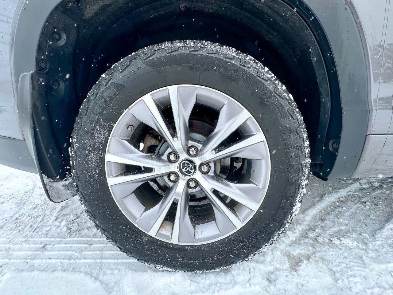 2016 Toyota Highlander LE Plus AWD 4dr SUV