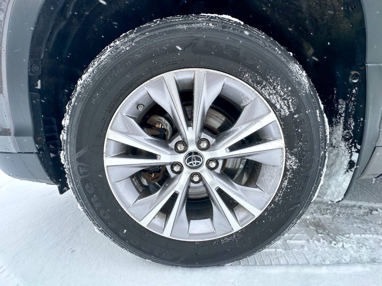 2016 Toyota Highlander LE Plus AWD 4dr SUV