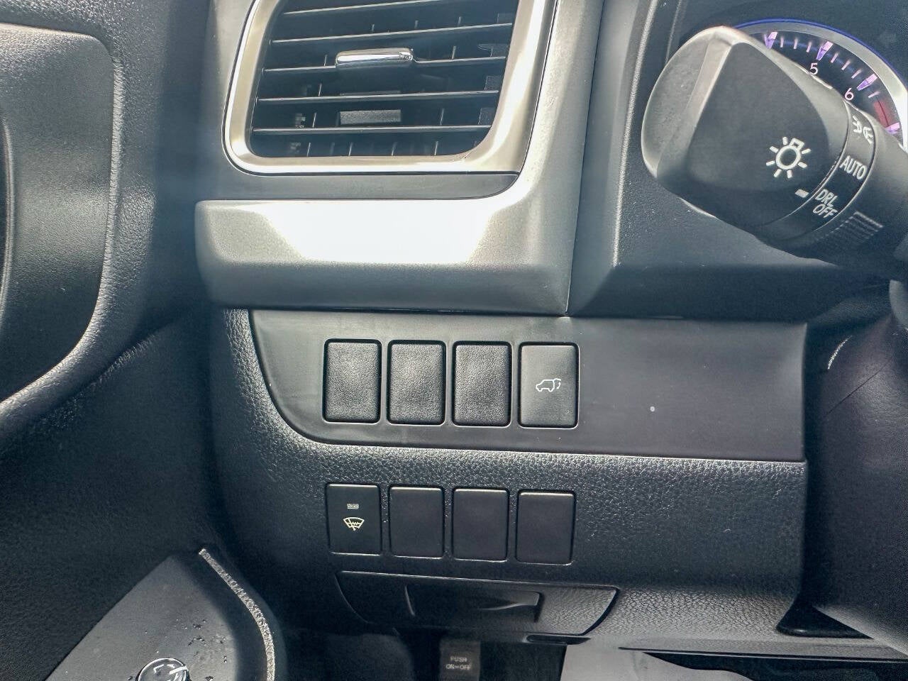 2016 Toyota Highlander LE Plus AWD 4dr SUV