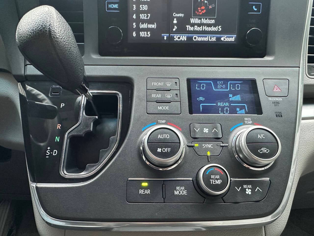 2015 Toyota Sienna LE 8 Passenger 4dr Mini Van