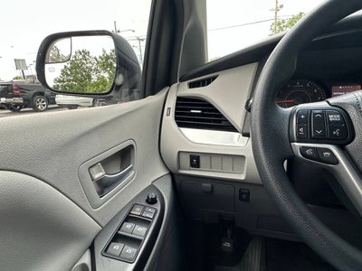 2015 Toyota Sienna LE 8 Passenger 4dr Mini Van