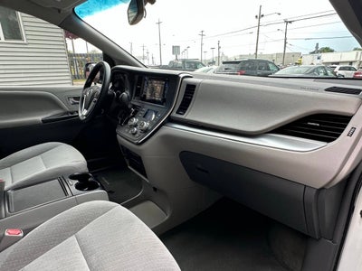 2015 Toyota Sienna LE 8 Passenger 4dr Mini Van