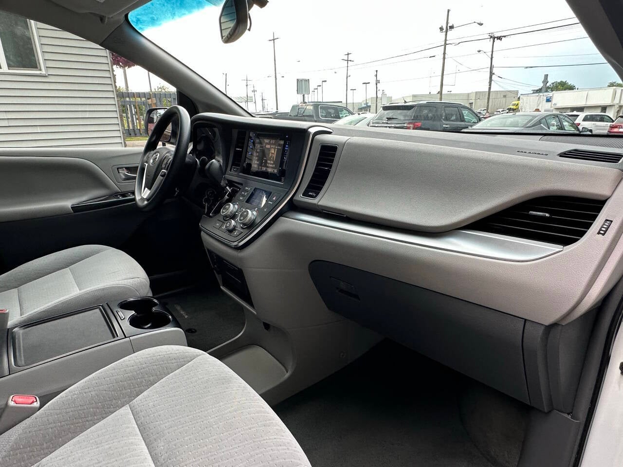 2015 Toyota Sienna LE 8 Passenger 4dr Mini Van