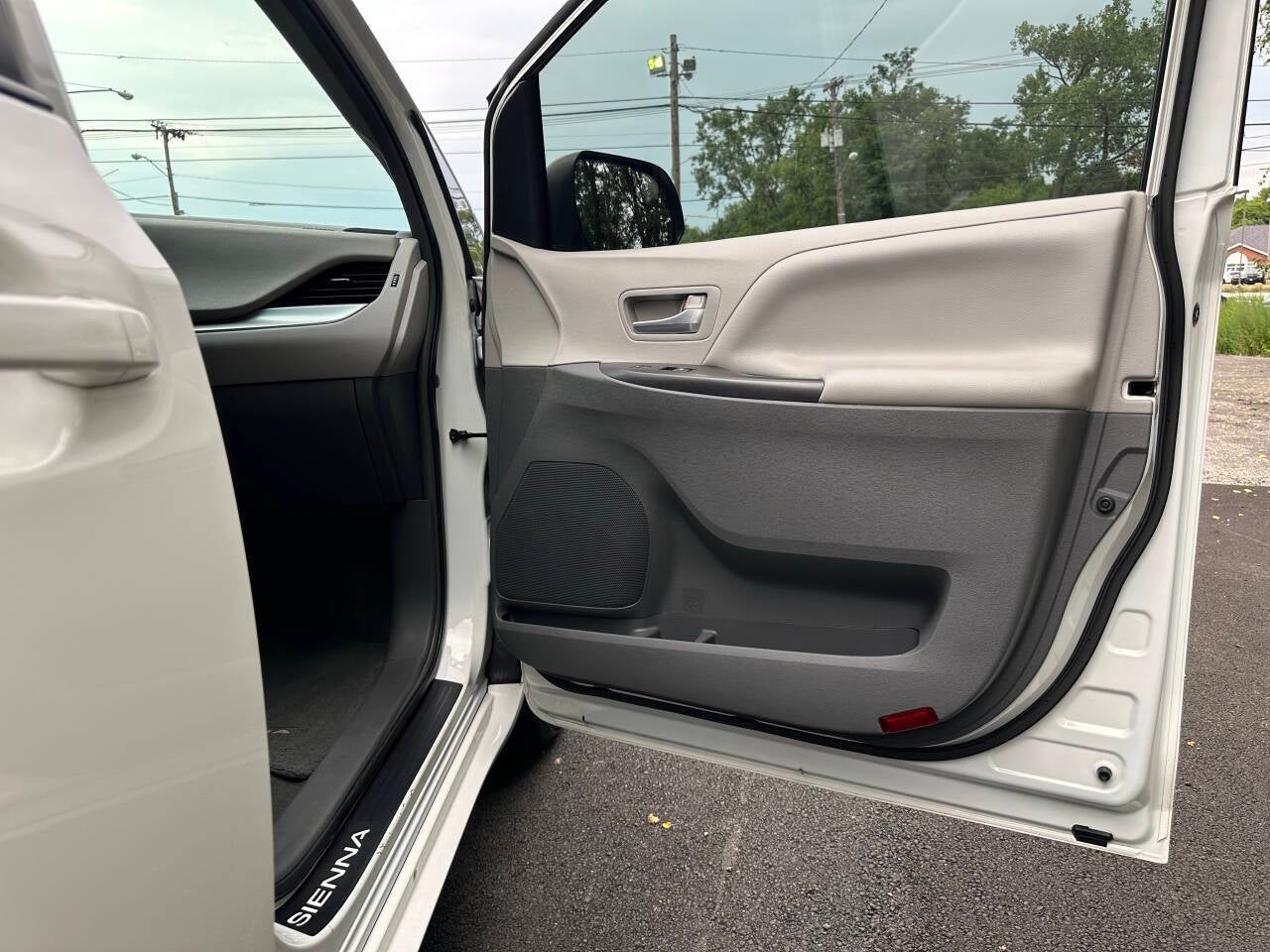2015 Toyota Sienna LE 8 Passenger 4dr Mini Van