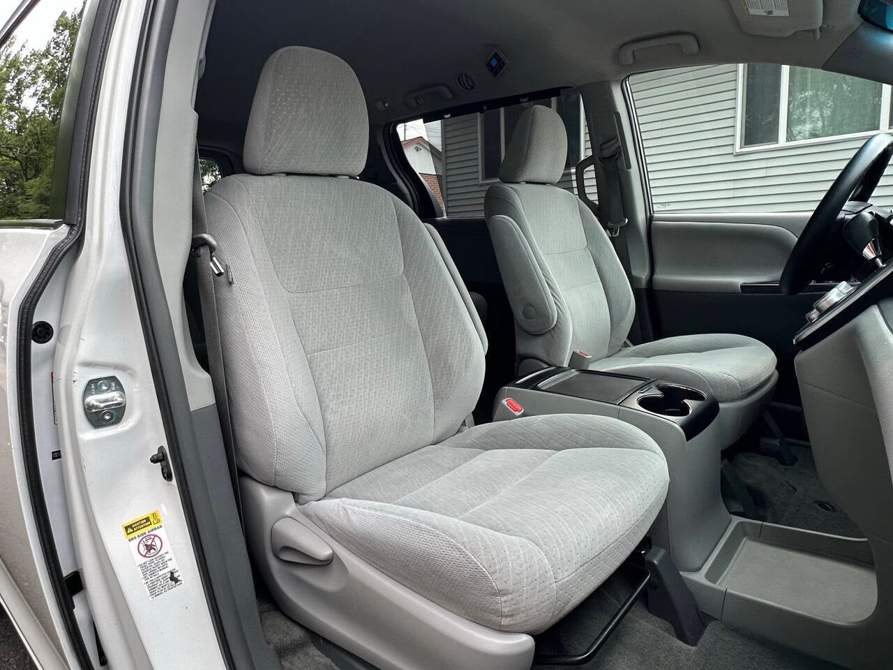 2015 Toyota Sienna LE 8 Passenger 4dr Mini Van