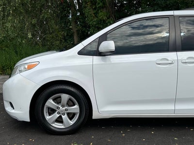 2015 Toyota Sienna LE 8 Passenger 4dr Mini Van