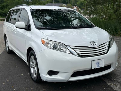 2015 Toyota Sienna LE 8 Passenger 4dr Mini Van