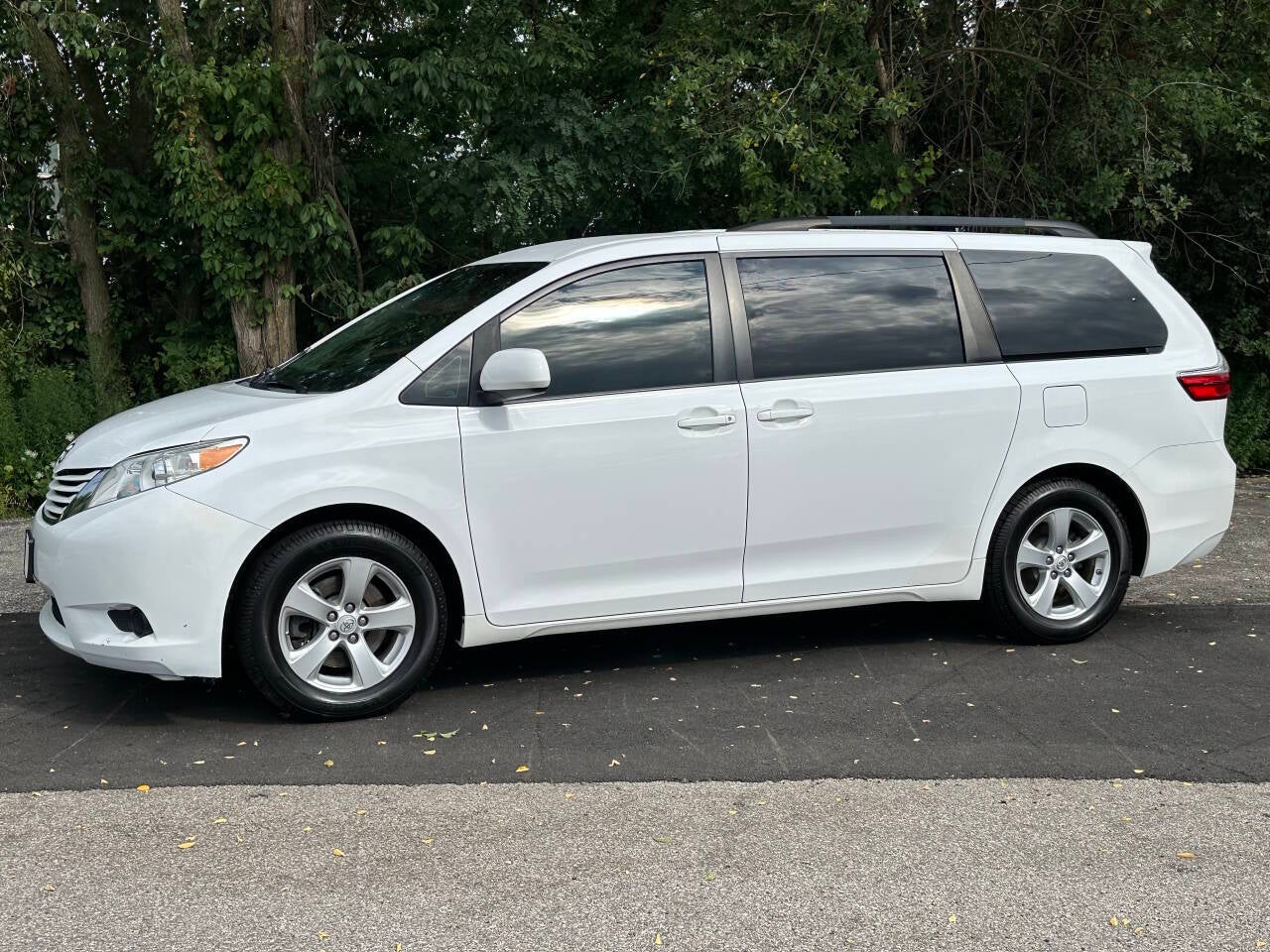 2015 Toyota Sienna LE 8 Passenger 4dr Mini Van