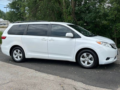 2015 Toyota Sienna LE 8 Passenger 4dr Mini Van