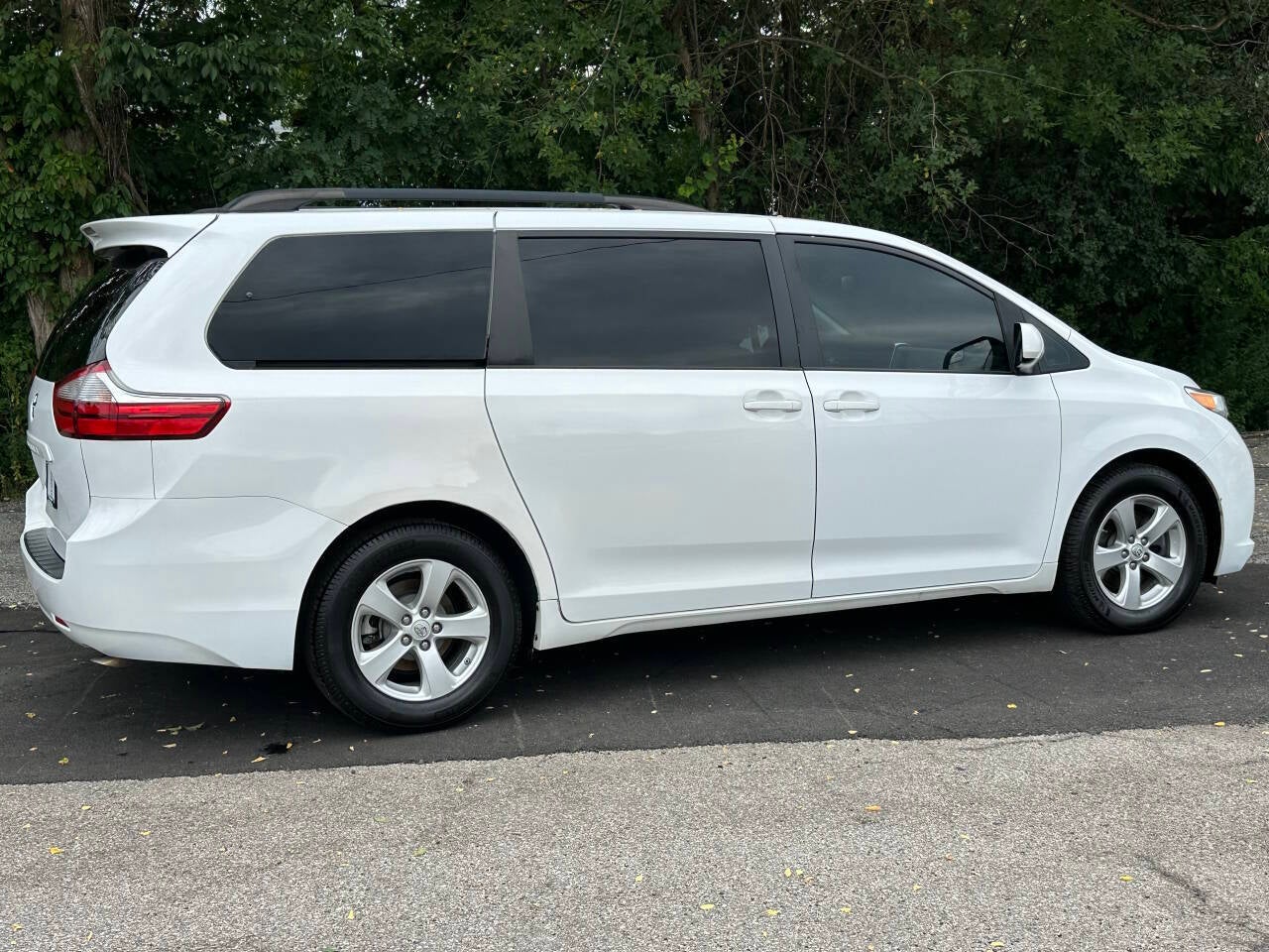 2015 Toyota Sienna LE 8 Passenger 4dr Mini Van