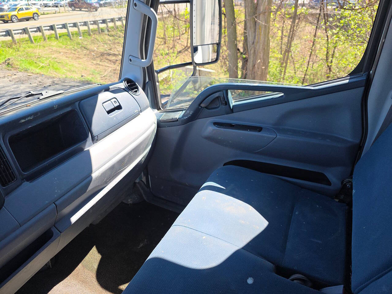 2017 Mitsubishi Fuso FE160 4X2 2dr Regular Cab 149.6 161.0 in. WB