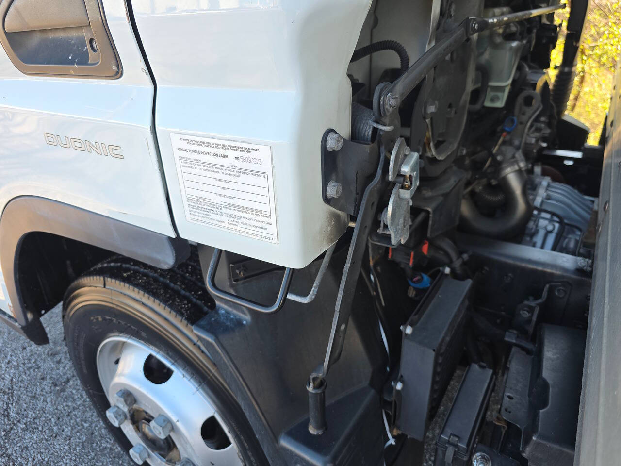 2017 Mitsubishi Fuso FE160 4X2 2dr Regular Cab 149.6 161.0 in. WB