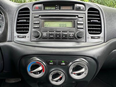2007 Hyundai Accent SE 2dr Hatchback