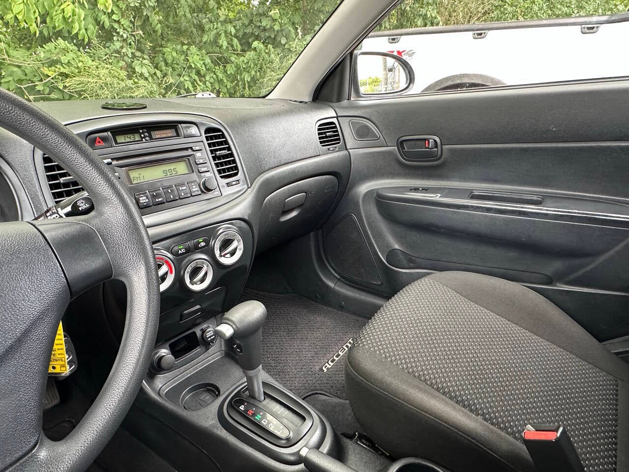 2007 Hyundai Accent SE 2dr Hatchback