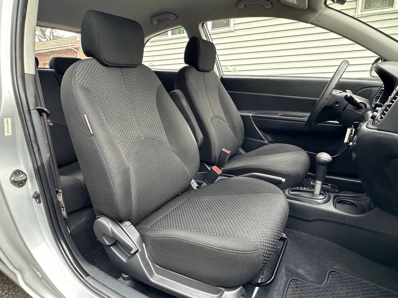 2007 Hyundai Accent SE 2dr Hatchback