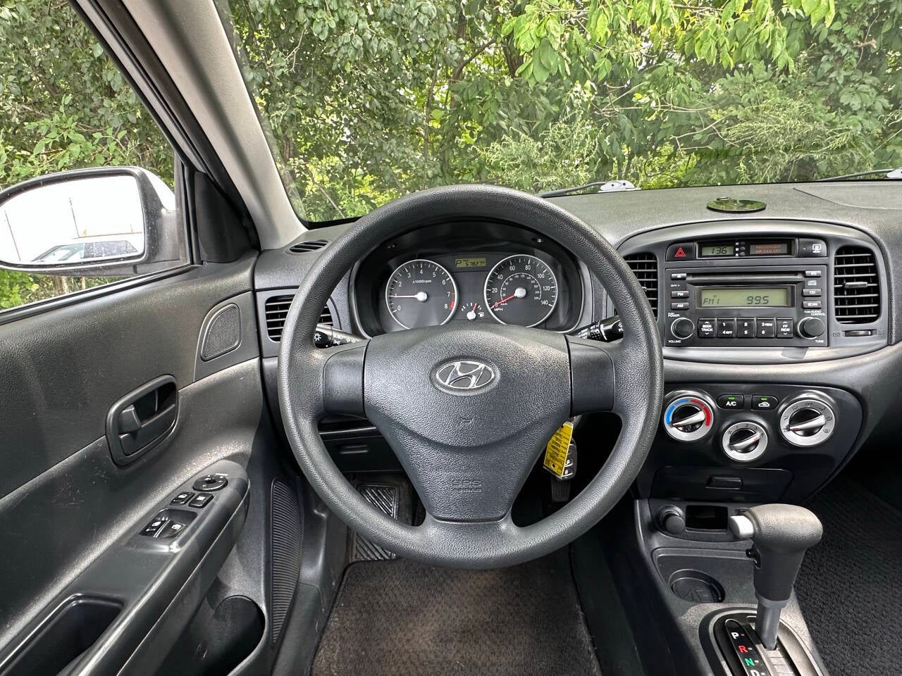 2007 Hyundai Accent SE 2dr Hatchback