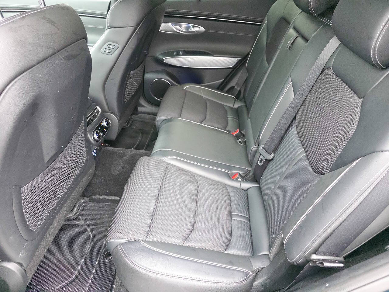 2023 Genesis GV70 2.5T Standard AWD 4dr SUV