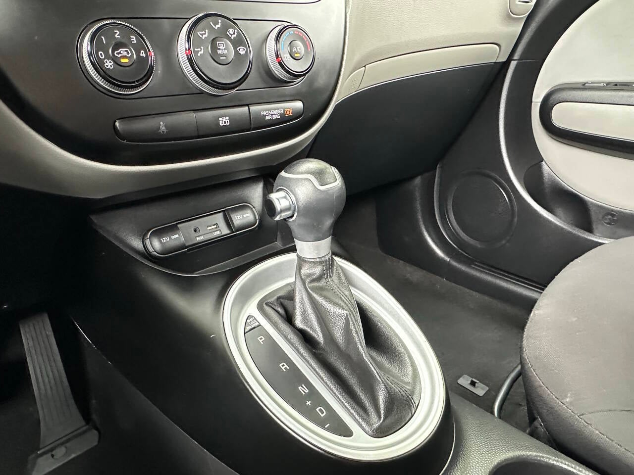 2015 Kia Soul Base 4dr Crossover 6A