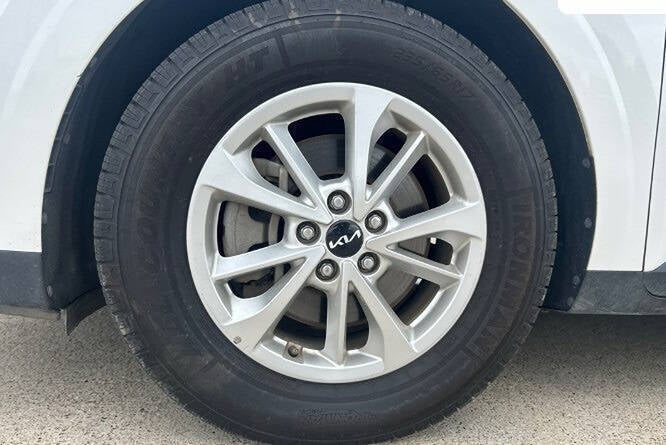 2022 Kia Carnival LX 4dr Mini Van w/Seat Package