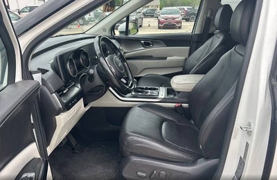 2022 Kia Carnival LX 4dr Mini Van w/Seat Package