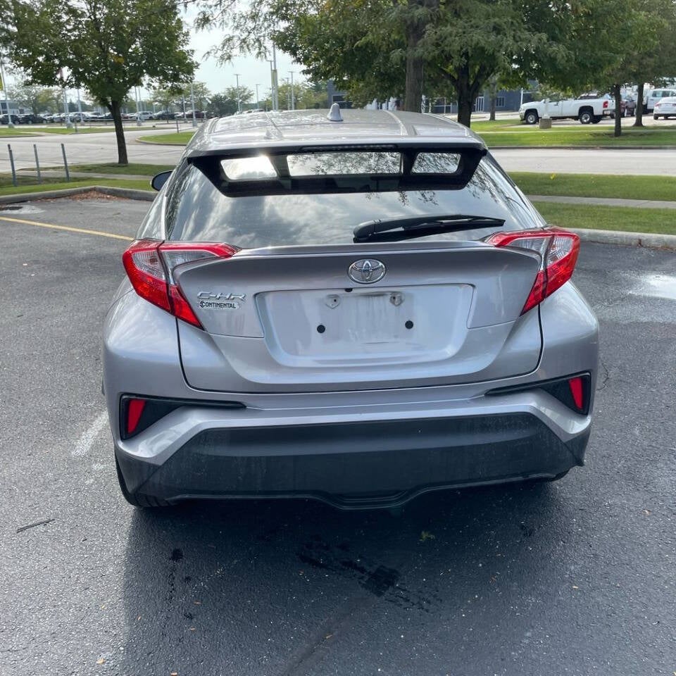 2019 Toyota C-HR XLE 4dr Crossover