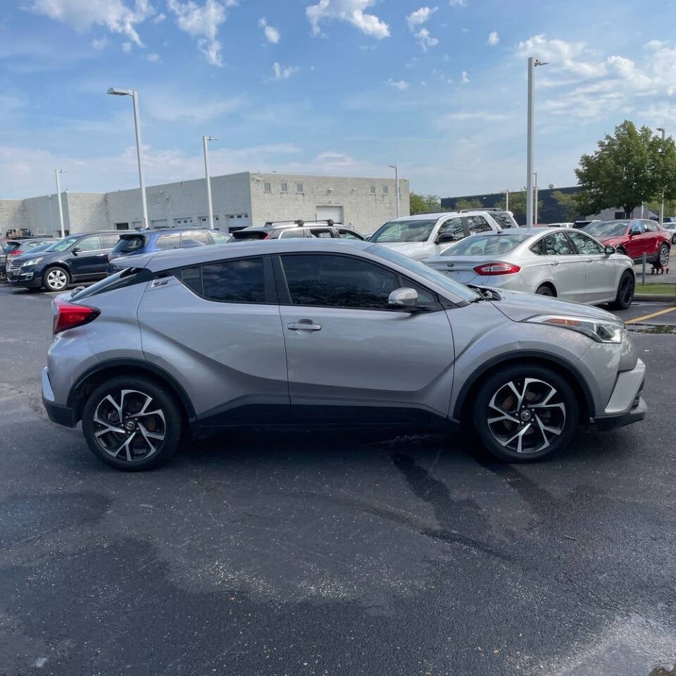 2019 Toyota C-HR XLE 4dr Crossover