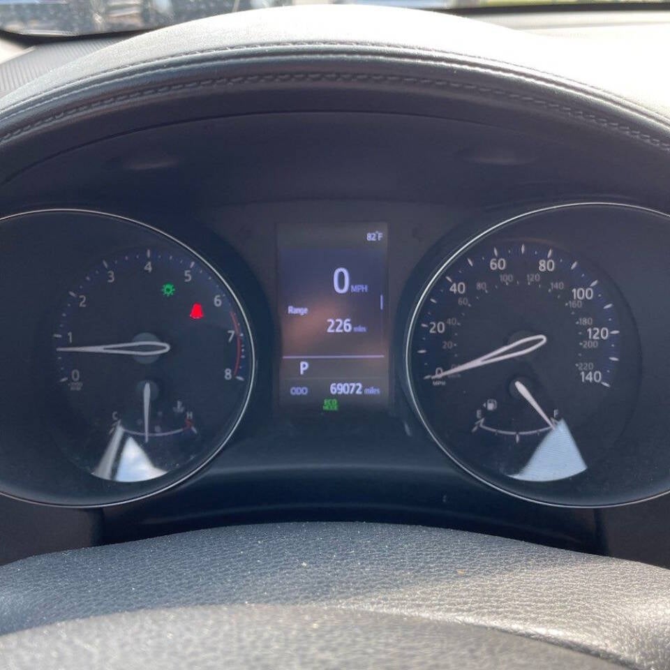 2019 Toyota C-HR XLE 4dr Crossover