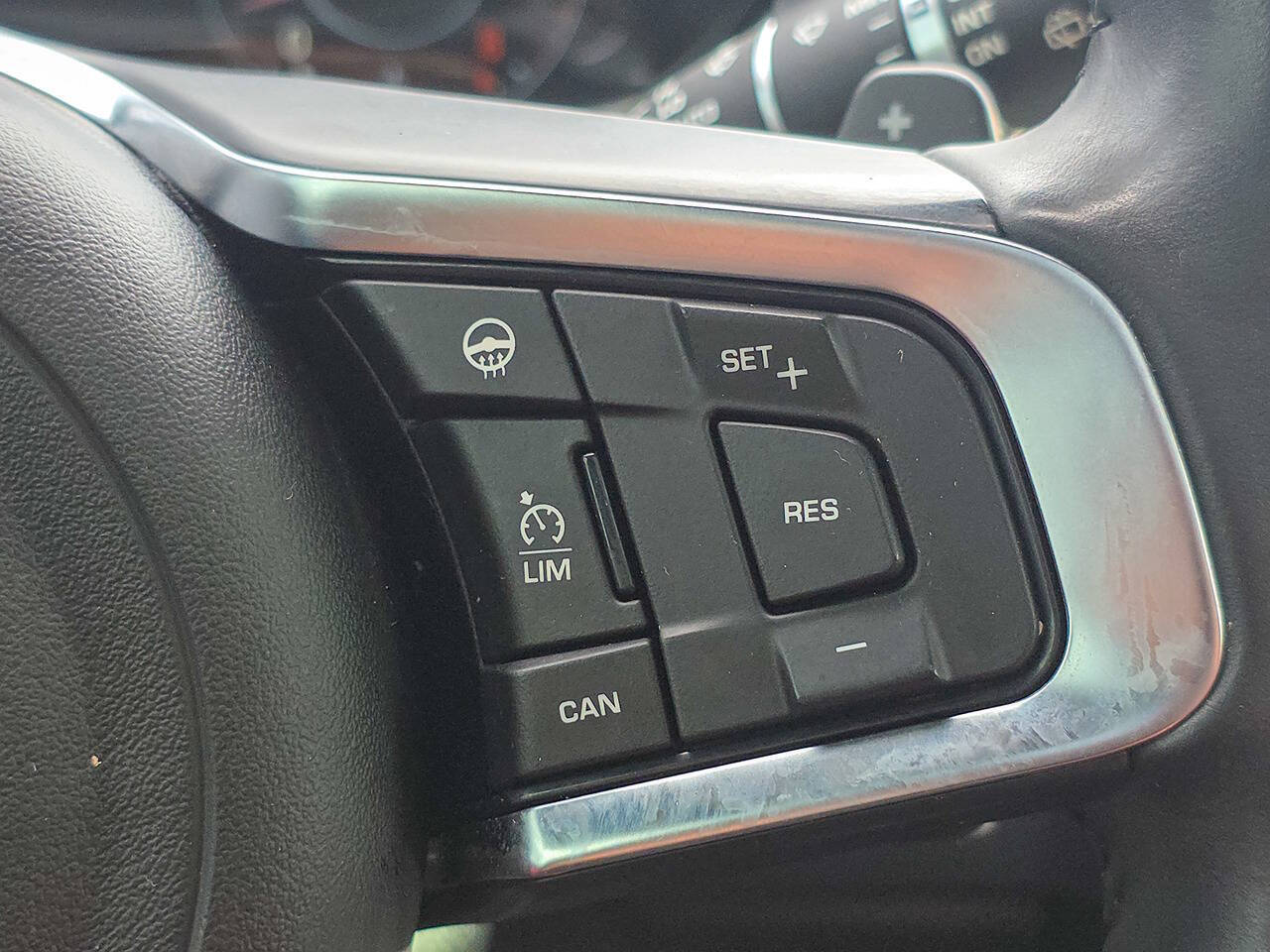 2020 Jaguar E-PACE P300 R Dynamic SE AWD 4dr SUV