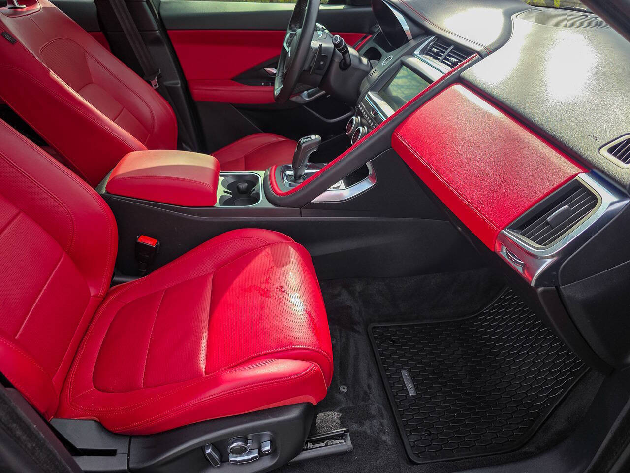 2020 Jaguar E-PACE P300 R Dynamic SE AWD 4dr SUV