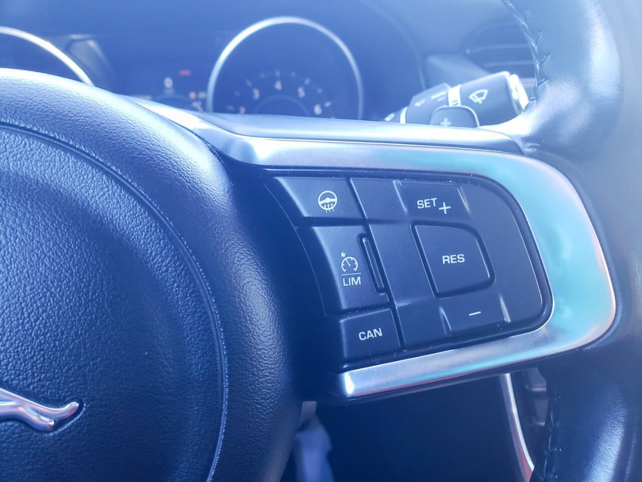 2017 Jaguar XF 35t R Sport AWD 4dr Sedan