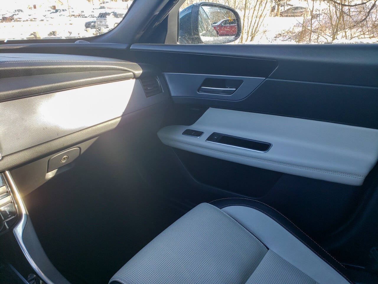 2017 Jaguar XF 35t R Sport AWD 4dr Sedan