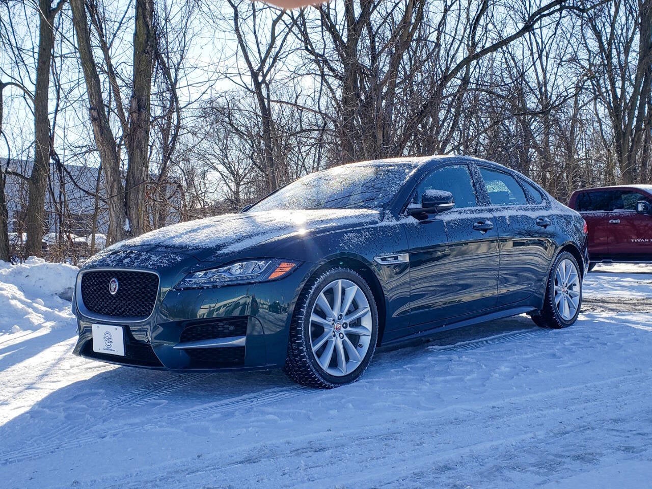 2017 Jaguar XF 35t R Sport AWD 4dr Sedan
