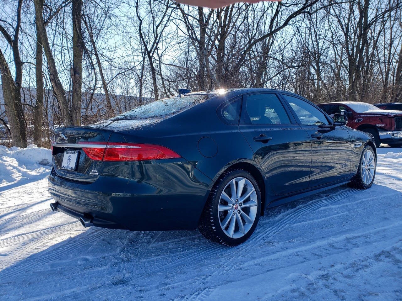 2017 Jaguar XF 35t R Sport AWD 4dr Sedan