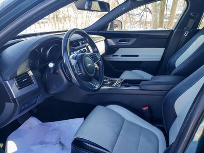 2017 Jaguar XF 35t R Sport AWD 4dr Sedan