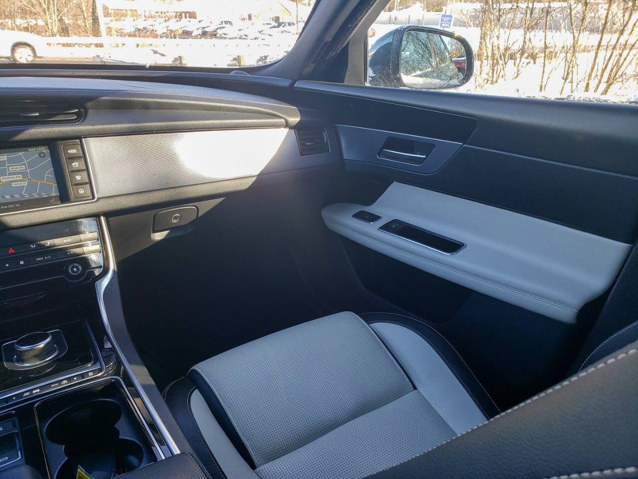 2017 Jaguar XF 35t R Sport AWD 4dr Sedan