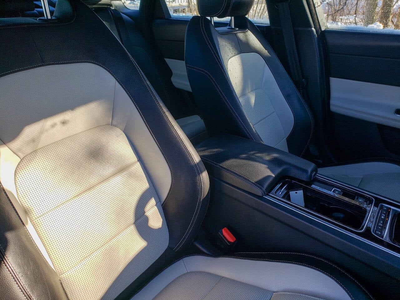 2017 Jaguar XF 35t R Sport AWD 4dr Sedan