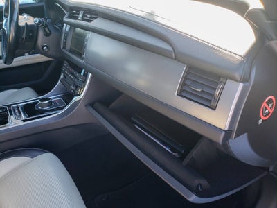 2017 Jaguar XF 35t R Sport AWD 4dr Sedan