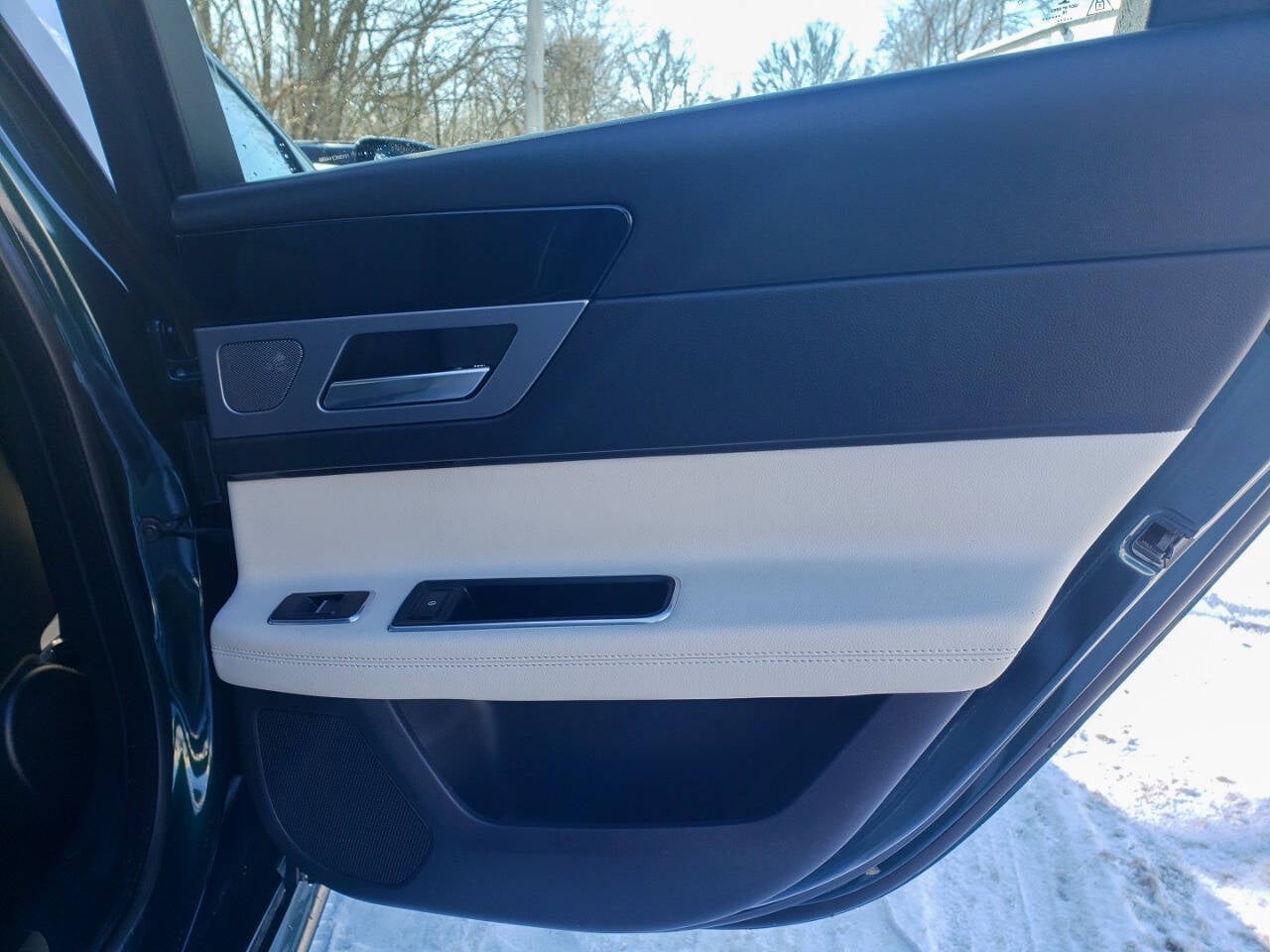 2017 Jaguar XF 35t R Sport AWD 4dr Sedan