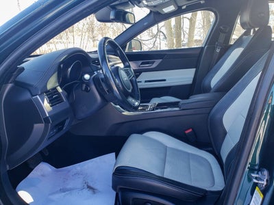 2017 Jaguar XF 35t R Sport AWD 4dr Sedan