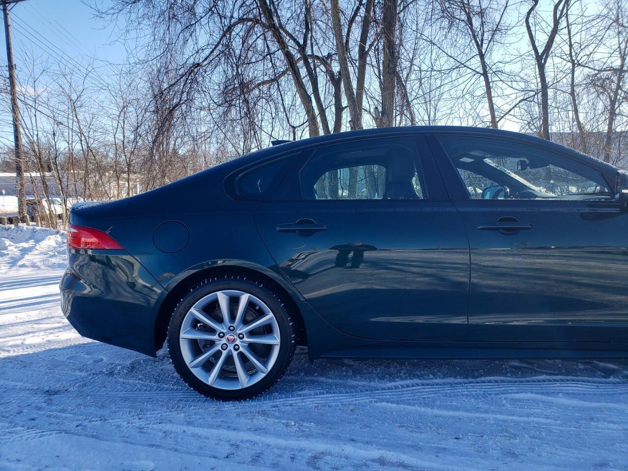 2017 Jaguar XF 35t R Sport AWD 4dr Sedan