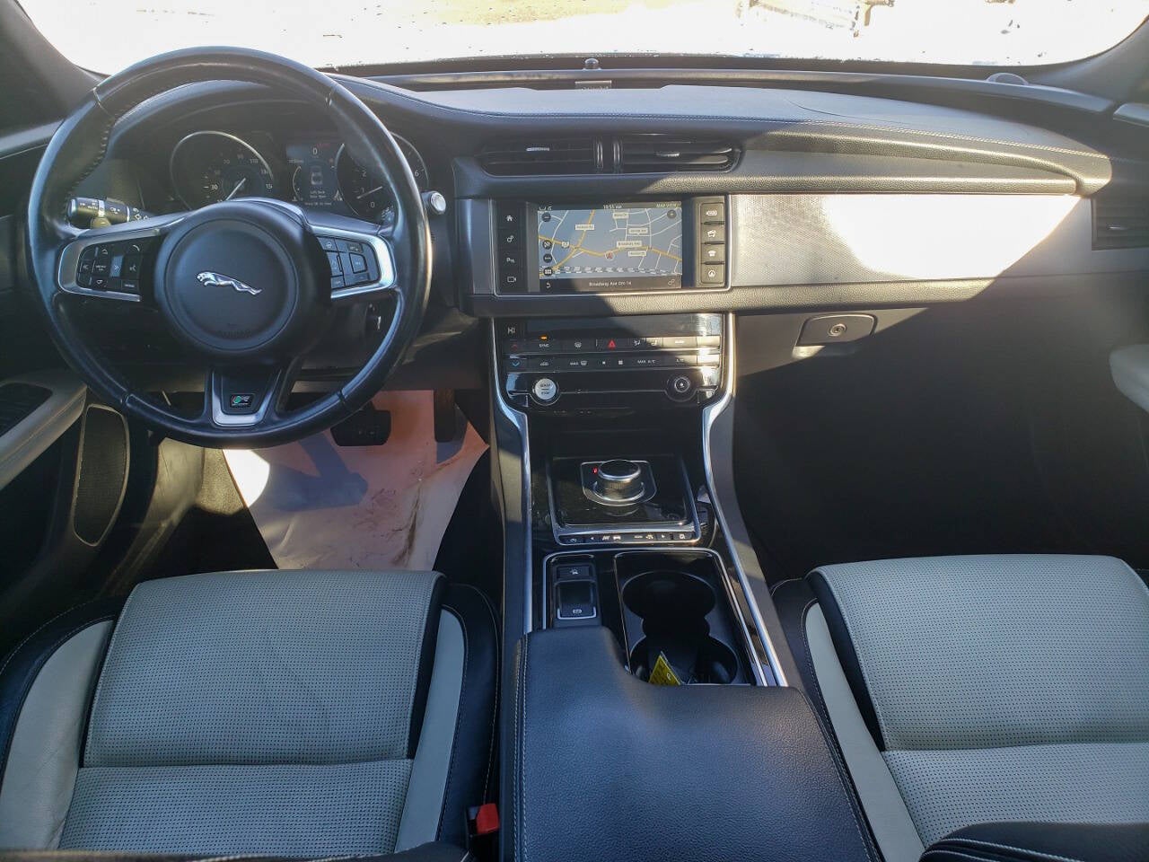 2017 Jaguar XF 35t R Sport AWD 4dr Sedan