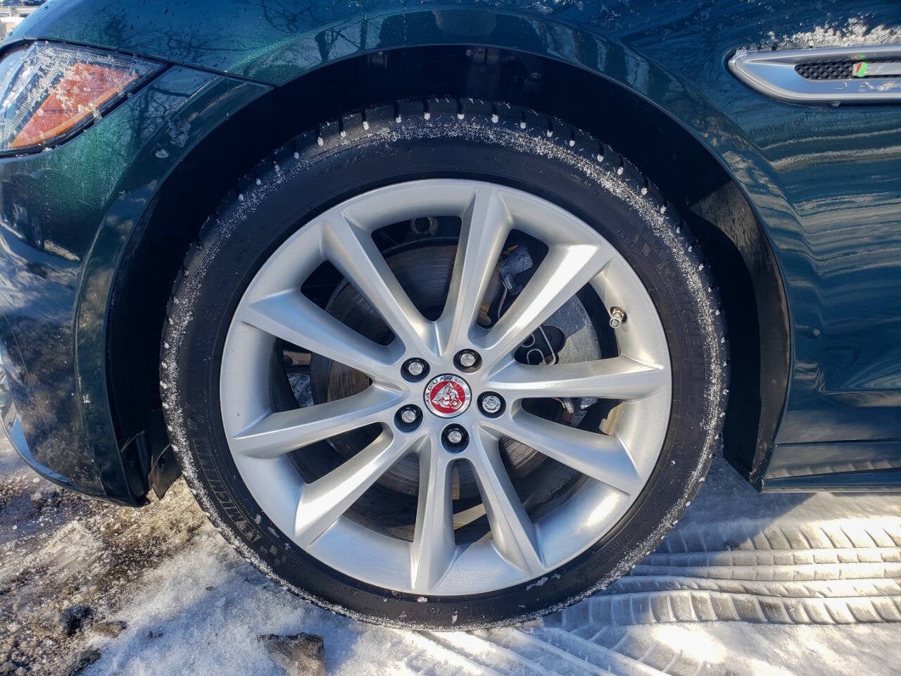 2017 Jaguar XF 35t R Sport AWD 4dr Sedan