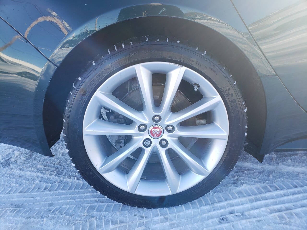 2017 Jaguar XF 35t R Sport AWD 4dr Sedan