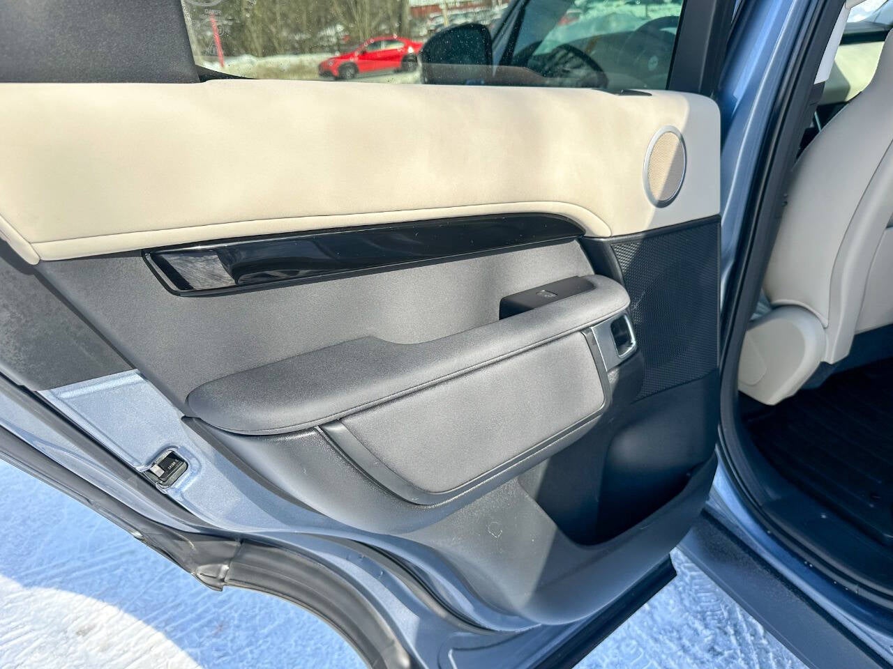 2019 Land Rover Discovery SE AWD 4dr SUV