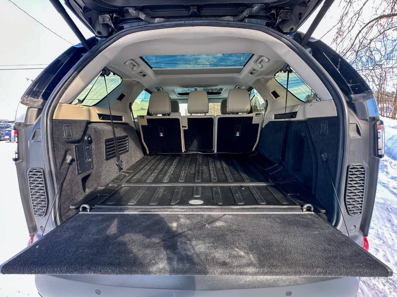 2019 Land Rover Discovery SE AWD 4dr SUV